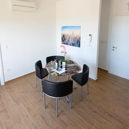 Jasa Deluxe * Makarska