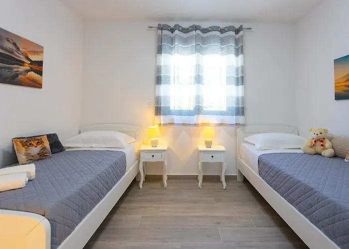 Jasa Deluxe Makarska