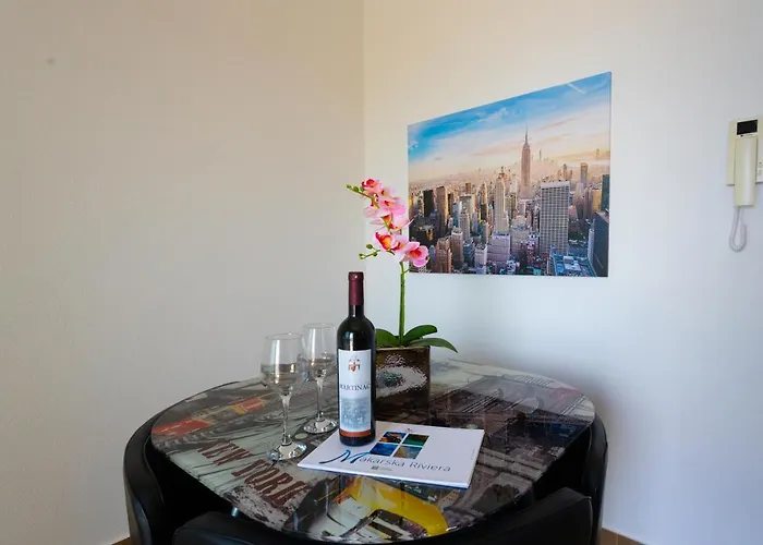 Jasa Deluxe Makarska