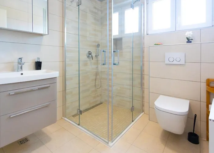 Jasa Deluxe * Makarska