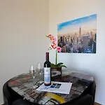 Jasa Deluxe מאקרסקה