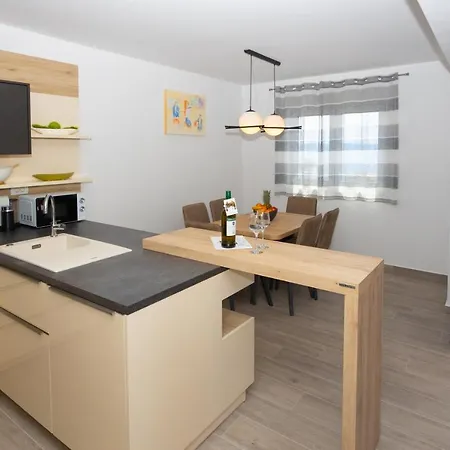 Jasa Deluxe Apartment