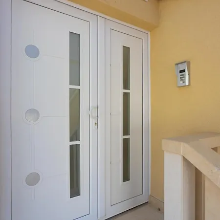 Jasa Deluxe * Makarska