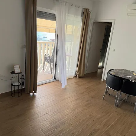 Jasa Deluxe Makarska