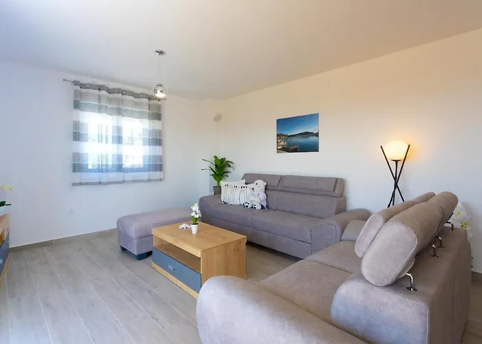 Jasa Deluxe Apartment