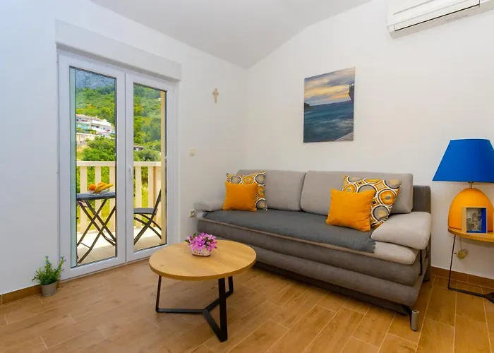 Jasa Deluxe Makarska