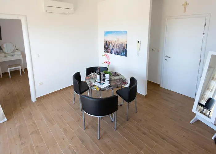 Jasa Deluxe * Makarska