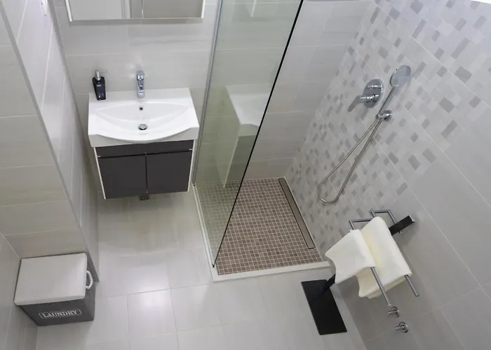 Jasa Deluxe Makarska